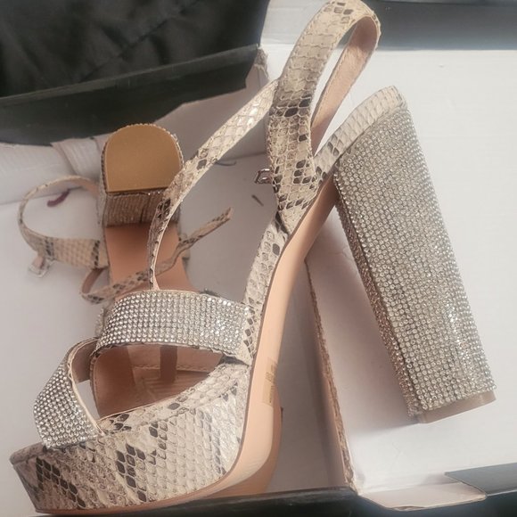 Snake print and silver heel - Picture 2 of 4